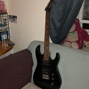 Electric guitar